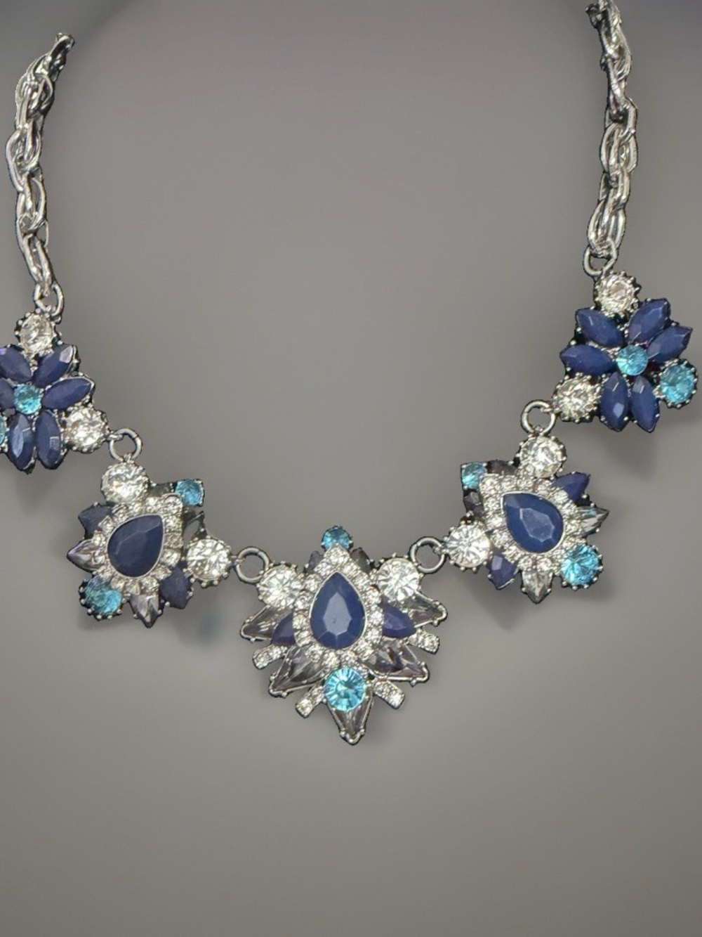 21” Vtg Silver Tone Links Blue Clear Teardrop Rhinestone Statement Necklace